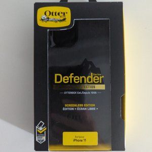 Iphone 11 OtterBox defender case